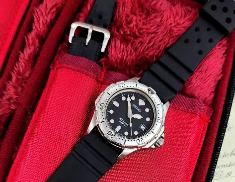 DCVW & Uncle Straps New Years 2025 Giveaway - Win A Dive Watch & More