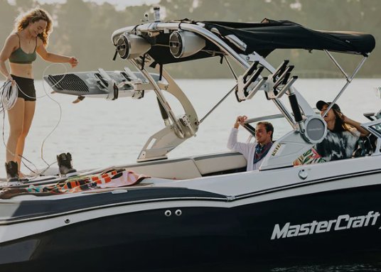 MasterCraft x Nomadix Giveaway – Win A Trip For 2 To A Private Boating And Wakeboarding Lesson