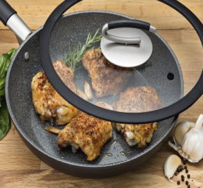 Surprise Your Amore With A Set of Professional Italian Ceramic Cookware!